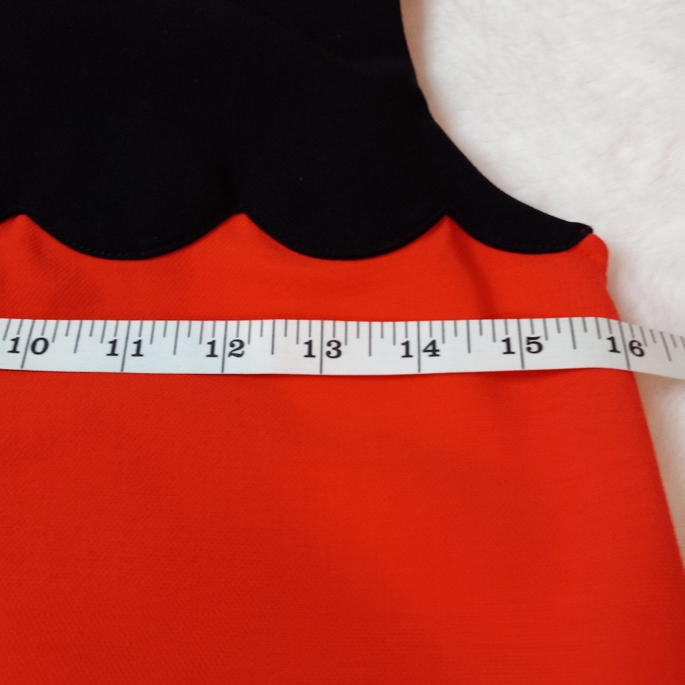 Victoria Beckham Scallop Retro Mod Mini Dress - Picture 6 of 6